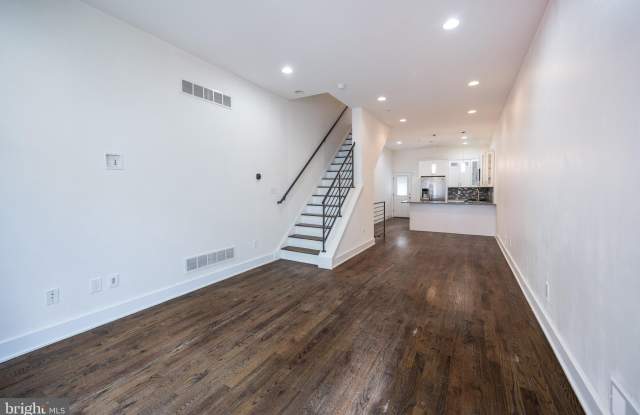 1441 S BOUVIER Street photos photos