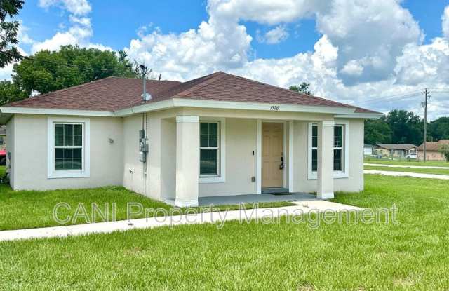 1526 Providence Rd photos photos