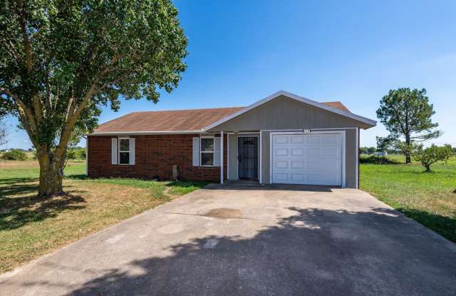 Culdesac Home on Over Half an Acre! Pet friendly and 6-12 month leases! photos photos
