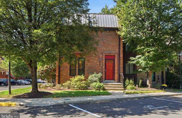 521 BRUMMEL Court NW Gallery 1
