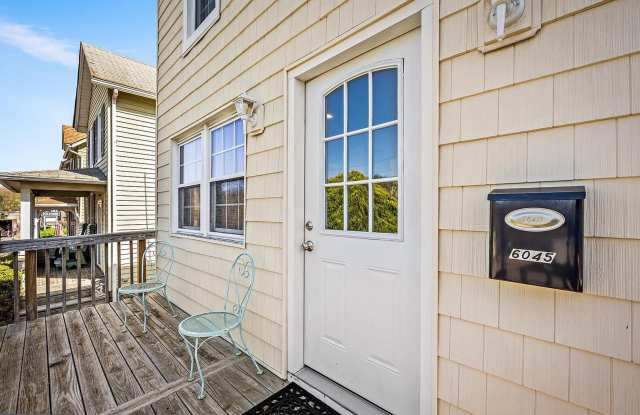 Renovated 2-Bedroom Home in the Heart of Mount Washington with Large Yard & Parking Gallery 1