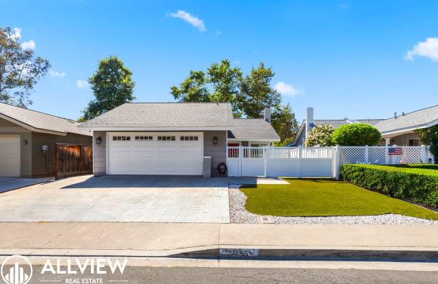 Beautifully Upgraded Single Level Home in Lake Forest Available NOW! photos photos