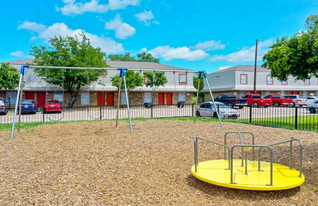 Las Lomas Apartments - Affordable Housing Gallery 4