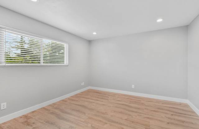 Pet Friendly & Remodeled 1BR Condo Near SDSU with Pool and Large Balcony Gallery 3