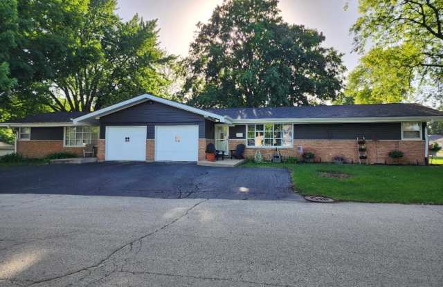 610 Douglas Street - 610 Douglas Street, Belvidere, IL 61008