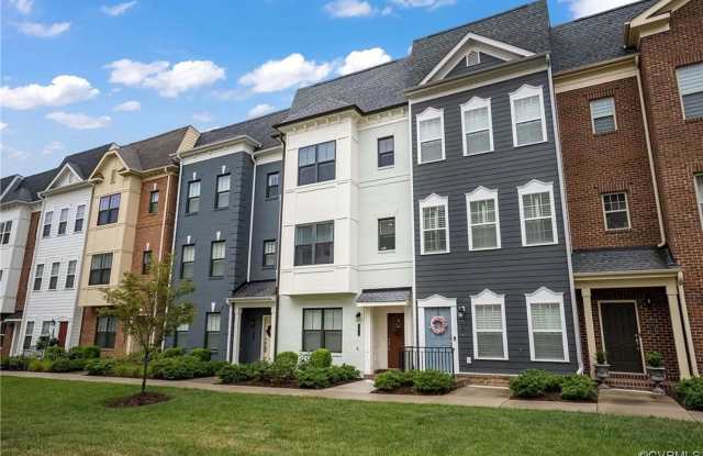 3 Bedroom Townhouse with 2 Car Garage photos photos