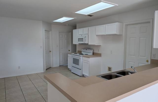 Fresh and Clean in New Braunfels!! photos photos