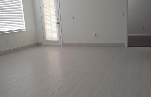 1101 BELMONT Place Gallery 3