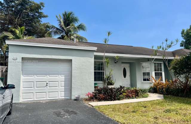 12518 SW 144th Ter photos photos