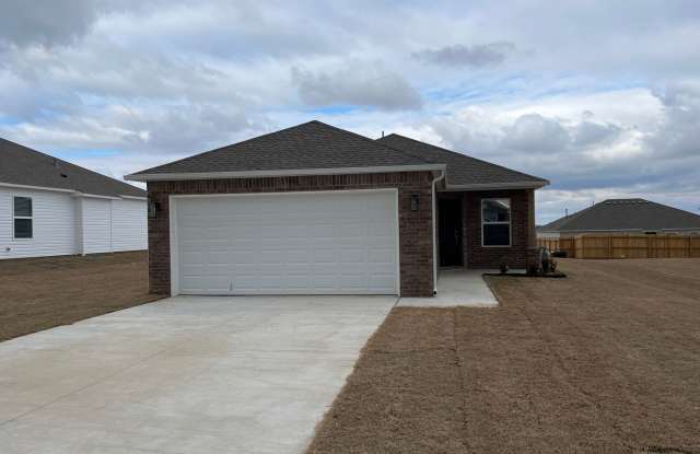 Pre-Leasing Now! Charming Three Bedroom | Two Bath Home in Red Plains Gallery 4