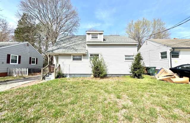 Updated 4 bedroom home convenient to 29 photos photos