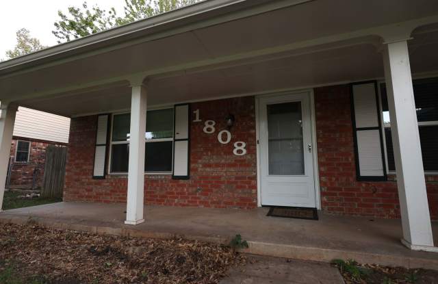 1808 Ridgewood Norman for lease Gallery 4