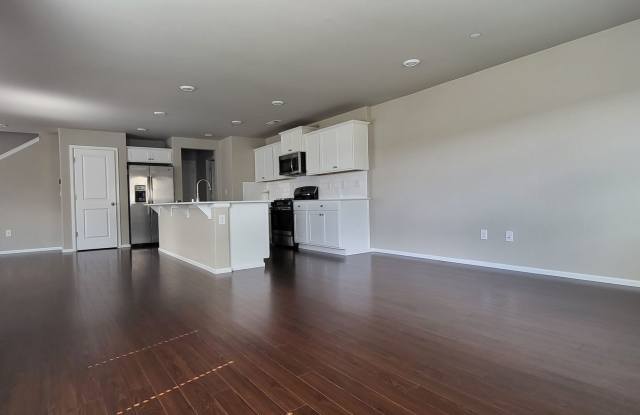4 Bedroom DuPont Home for Rent Gallery 4