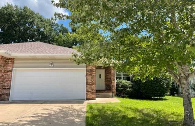 1738 S 10th Ave - 1738 S 10th Ave, Ozark, MO 65721