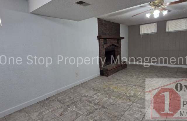 Beautifully Updated 3 Bedroom 2 bathroom Home in Blue Springs!! Gallery 4