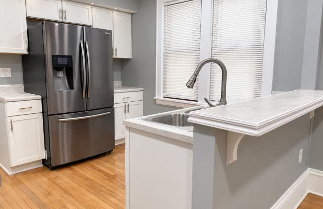 Spacious 4 Bedroom 2 Bathroom Home in Minneapolis! Gallery 1