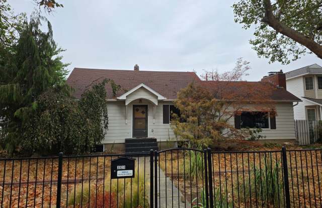 CHARMING BOISE BENCH HOME with 3 Bedrooms | 2 Bathrooms | 1,912 Sq. Ft. – PET FRIENDLY! photos photos