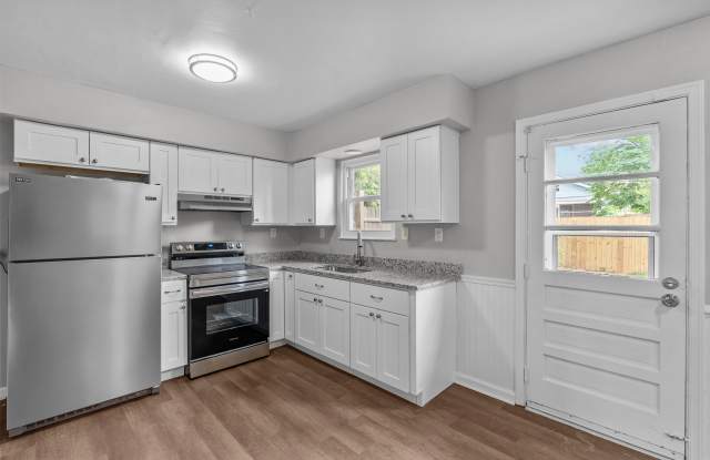 2404 Arkansas Avenue - B photos photos