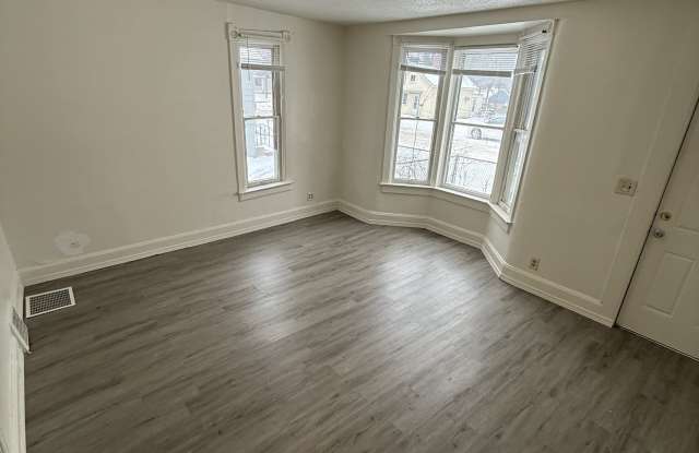 74 Jessamine Ave. W photos photos 74 Jessamine Ave. W photos photos