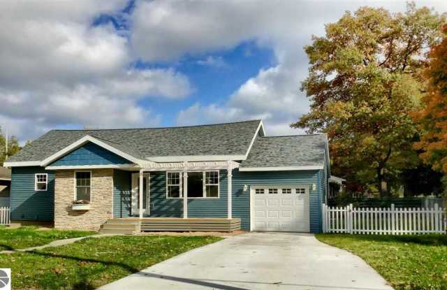 Step Into Luxury and Style – Impeccably Renovated 4-Bedroom Home photos photos