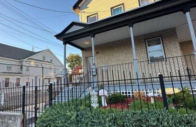 421 Ellison St photos photos