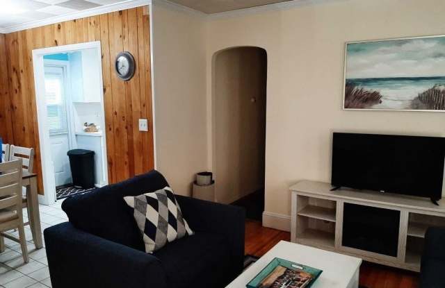 43 Oswego Avenue Gallery 3