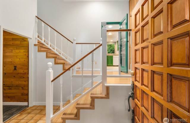 Spacious Home on Private 0.80-Acre Lot in Winterwood Estates Gallery 3