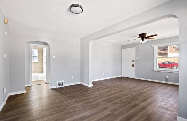 Single Family Home: 3 Beds, 1.5 Baths ($0 Security Deposit Options!) - 5226 Fletcher Street, Jennings, MO 63136