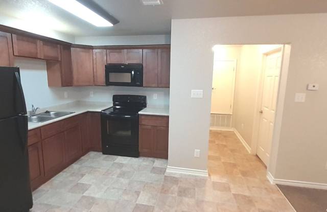 112 Lone Oak Gallery 3