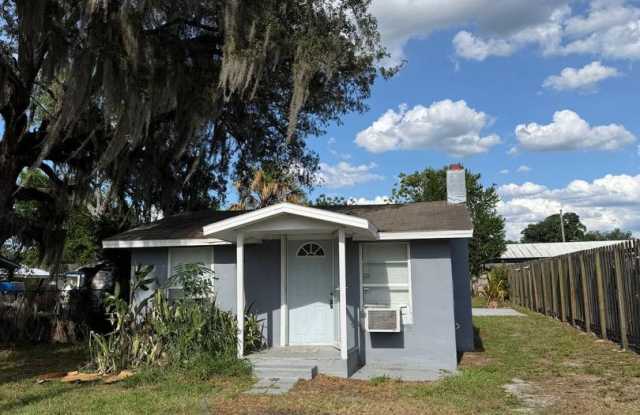 Charming 2 bedroom, 2 bathroom home photos photos
