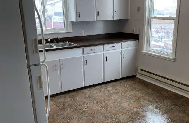 814 Alder St - 814 Alder Street, Rawlins, WY 82301