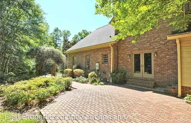 3011 Vanhook Dr. Gallery 2