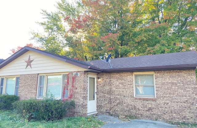2 Bedroom Duplex In Chesterton - 1014 South 21st Street, Chesterton, IN 46304