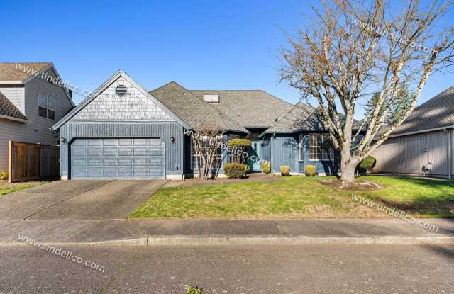 Elegant One-Level Lake Oswego Home with Vaulted Great Room  Garden Patio photos photos