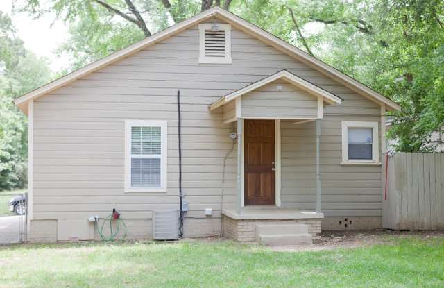 Charming 2-Bedroom Home with Spacious Backyard! photos photos