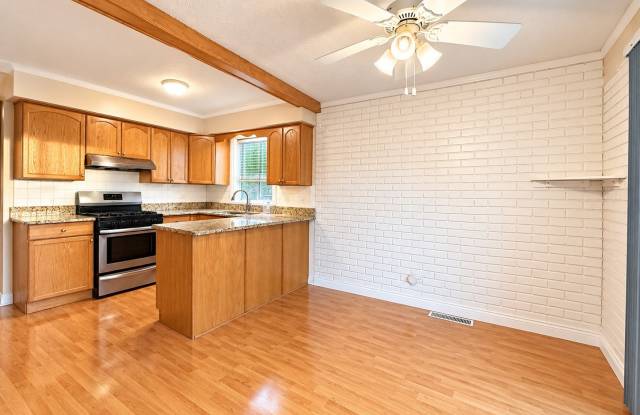7838 Garden Lane Gallery 4