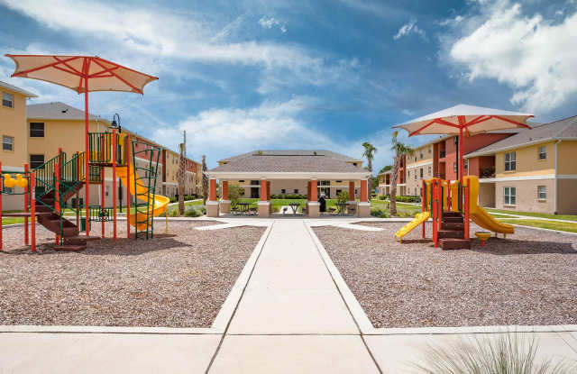 Regency Palms Apartments - Affordable Housing Gallery 3