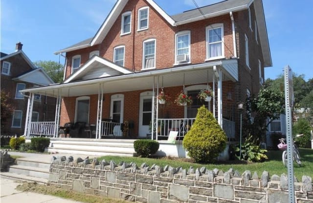 35 SPRUCE STREET - 35 Spruce Street, Pomeroy, PA 19367