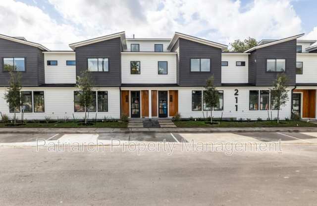 211 Lynn Drive - 101 photos photos