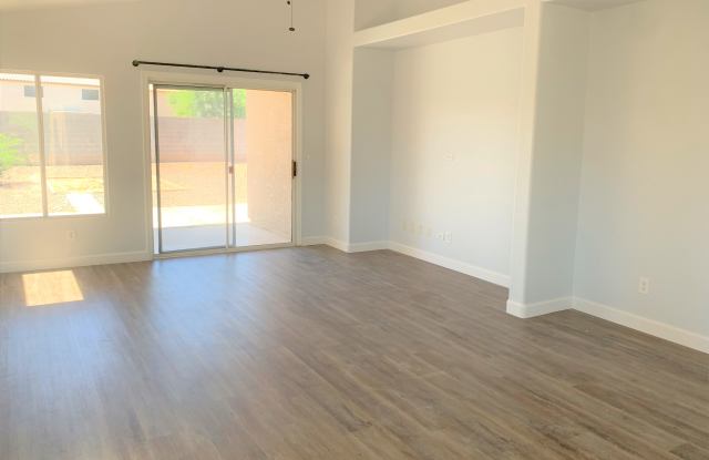 15305 W Banff Ln Gallery 4