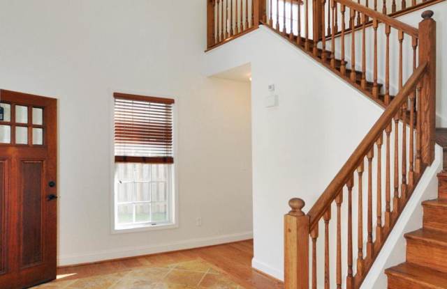 8204 KENTBURY DRIVE Gallery 4
