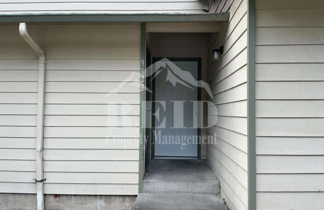 PORT ORCHARD 3BED 1.5 BA CONDO IN RUSTLEWOOD COMMUNITY - INTERIOR RENOVATED Gallery 3