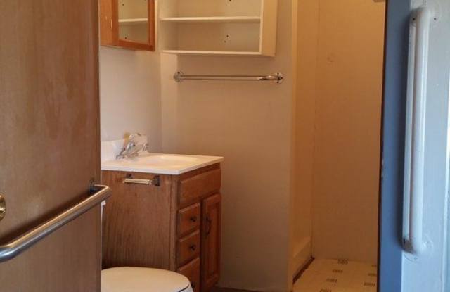 4309 Lincoln Gallery 3