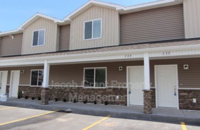 101 Lincoln Dr photos photos