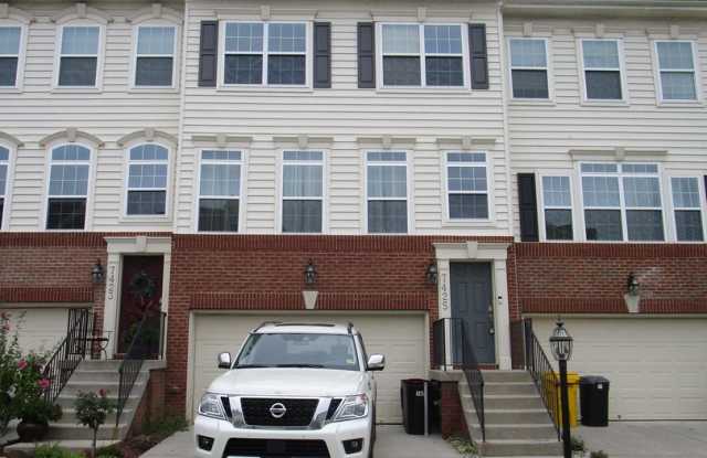 Beautiful 3 Bed/2 Full/2 Half Bath Townhome in Glen Burnie! photos photos