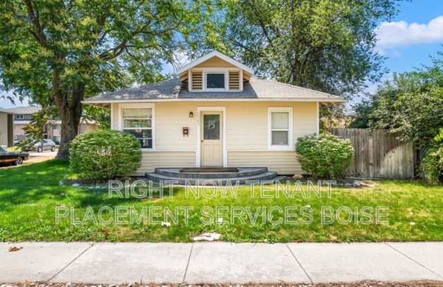 2903 West Madison Avenue photos photos