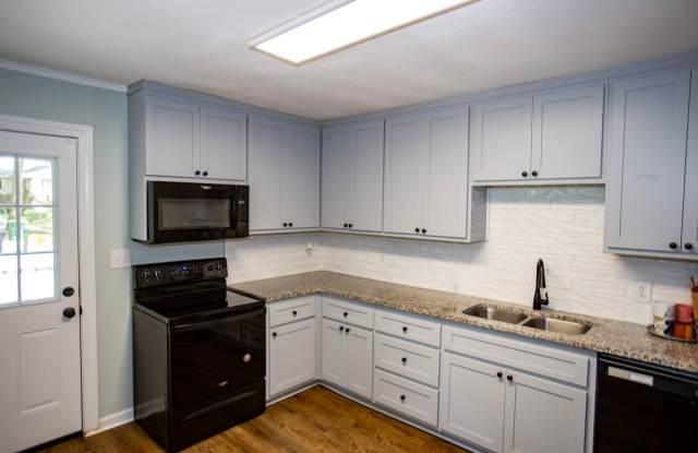 4 bedroom house in Five Points! Gallery 4
