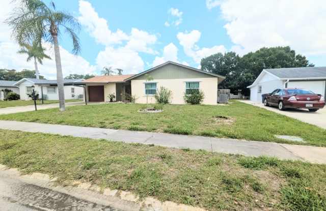 Annual unfurnished 3/2 single family home with a pool / NO HOA photos photos