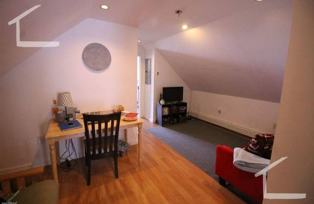 Big Sunny 5 Bed 2 Bath available NOW! photos photos