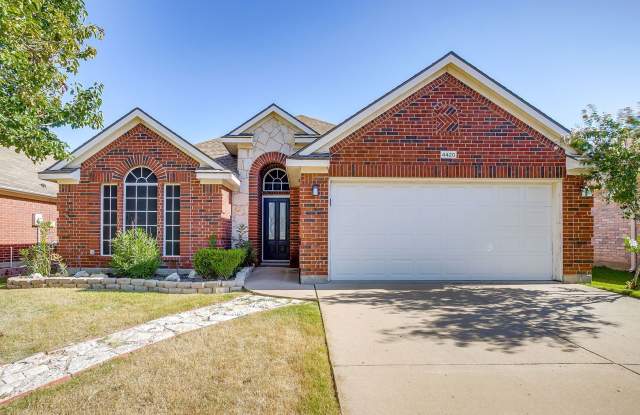 Spacious 3 Bedroom, 2 Bath Home Waiting for New Tenants- - 4420 Lodestone Lane, Fort Worth, TX 76123